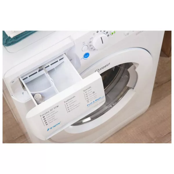 Стиральная машина Indesit BWSA 51051 1 белый 